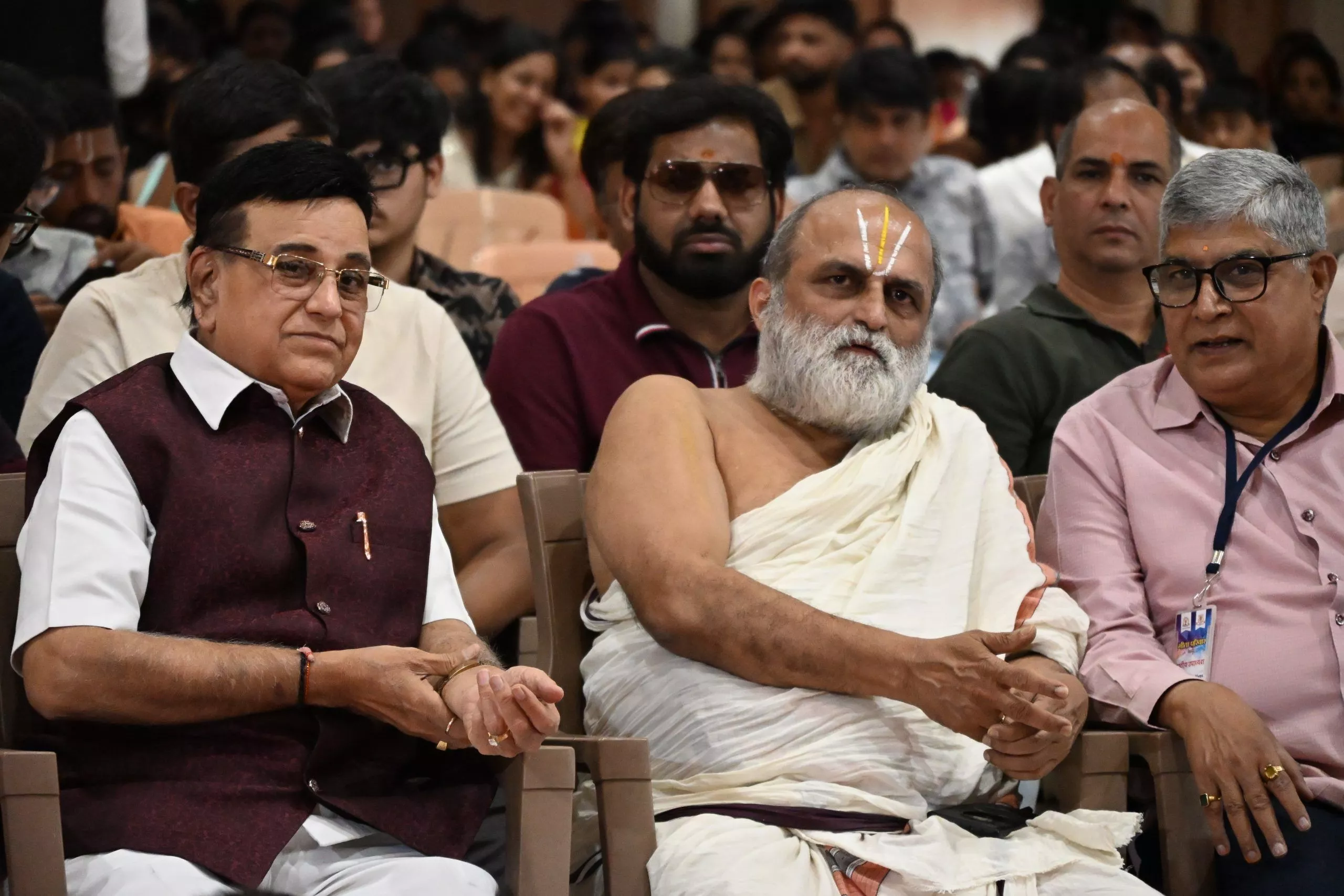 गीता बाल संस्कार शिविर में भाग लेते बच्चे