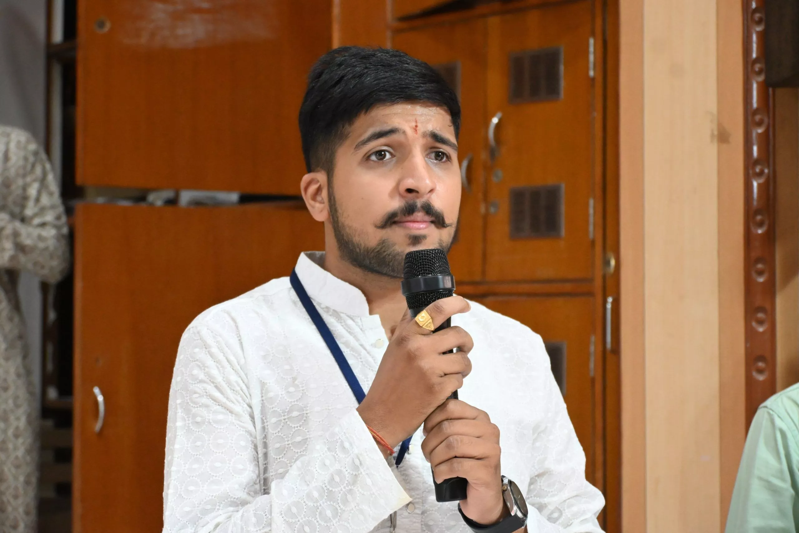 गीता बाल संस्कार शिविर में भाग लेते बच्चे